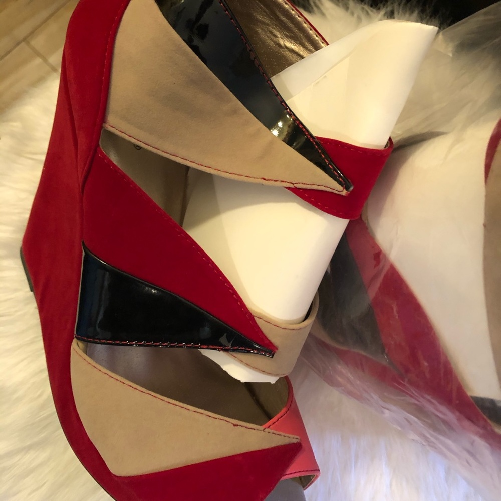 Color block wedge brand new